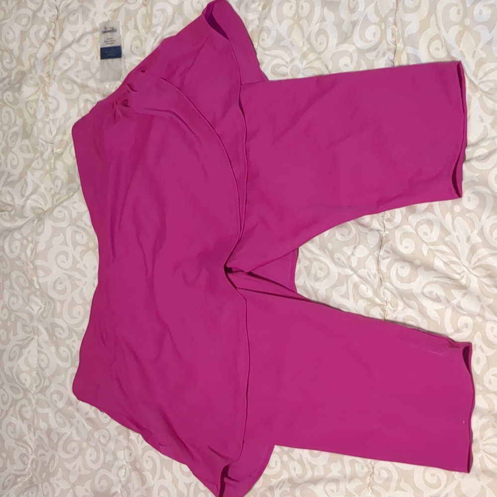 Skirted swim capri in bright fuchsia